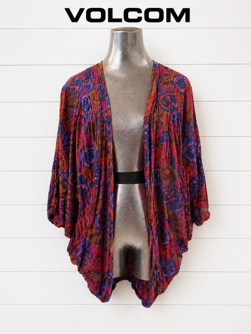 VOLCOM – Kimono drapé à imprimé cachemire – Taille unique